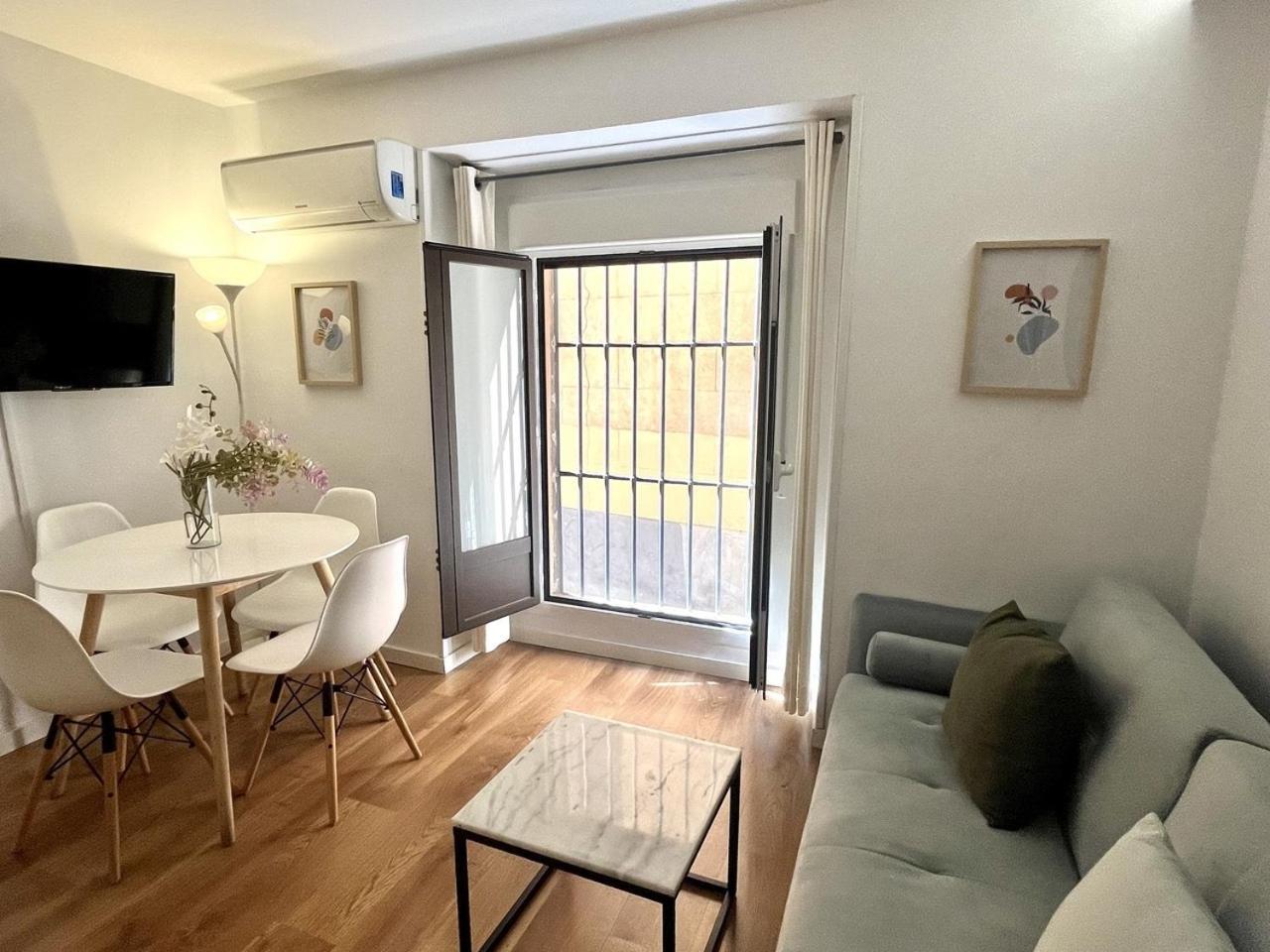 Dplace To Be - Exclusive Apartments In Historic Center 马德里 客房 照片