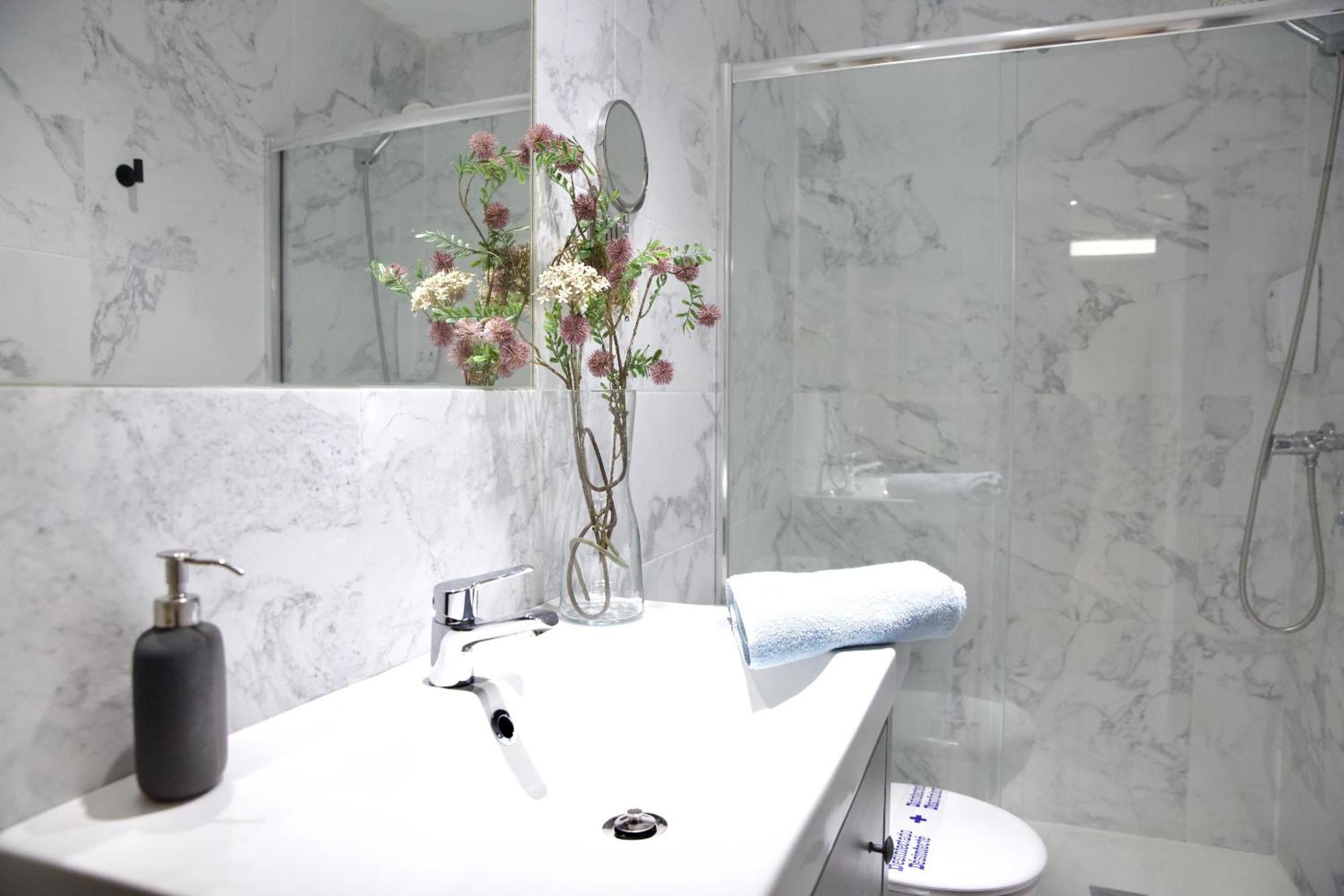 Dplace To Be - Exclusive Apartments In Historic Center 马德里 客房 照片