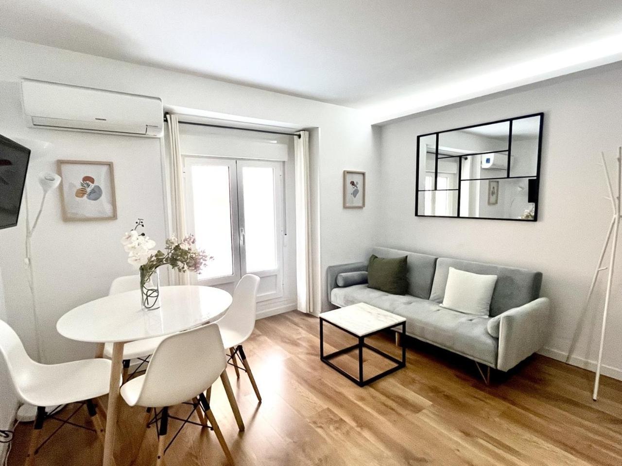 Dplace To Be - Exclusive Apartments In Historic Center 马德里 客房 照片
