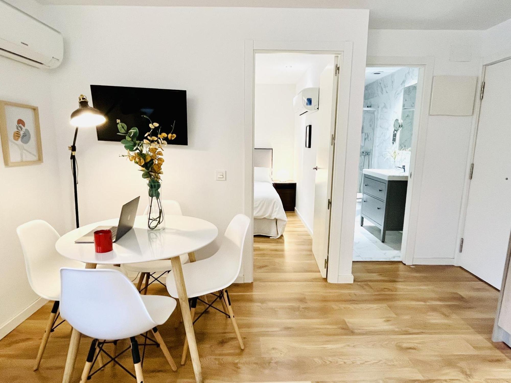 Dplace To Be - Exclusive Apartments In Historic Center 马德里 客房 照片